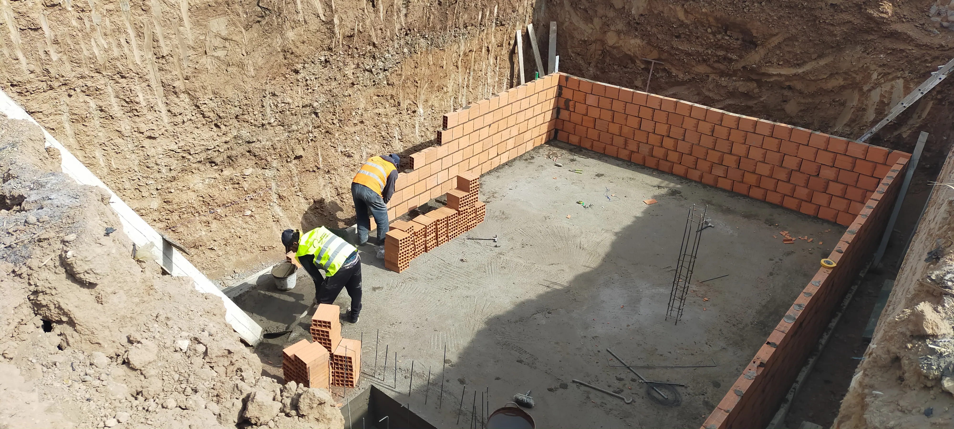 construction bâche à eau
