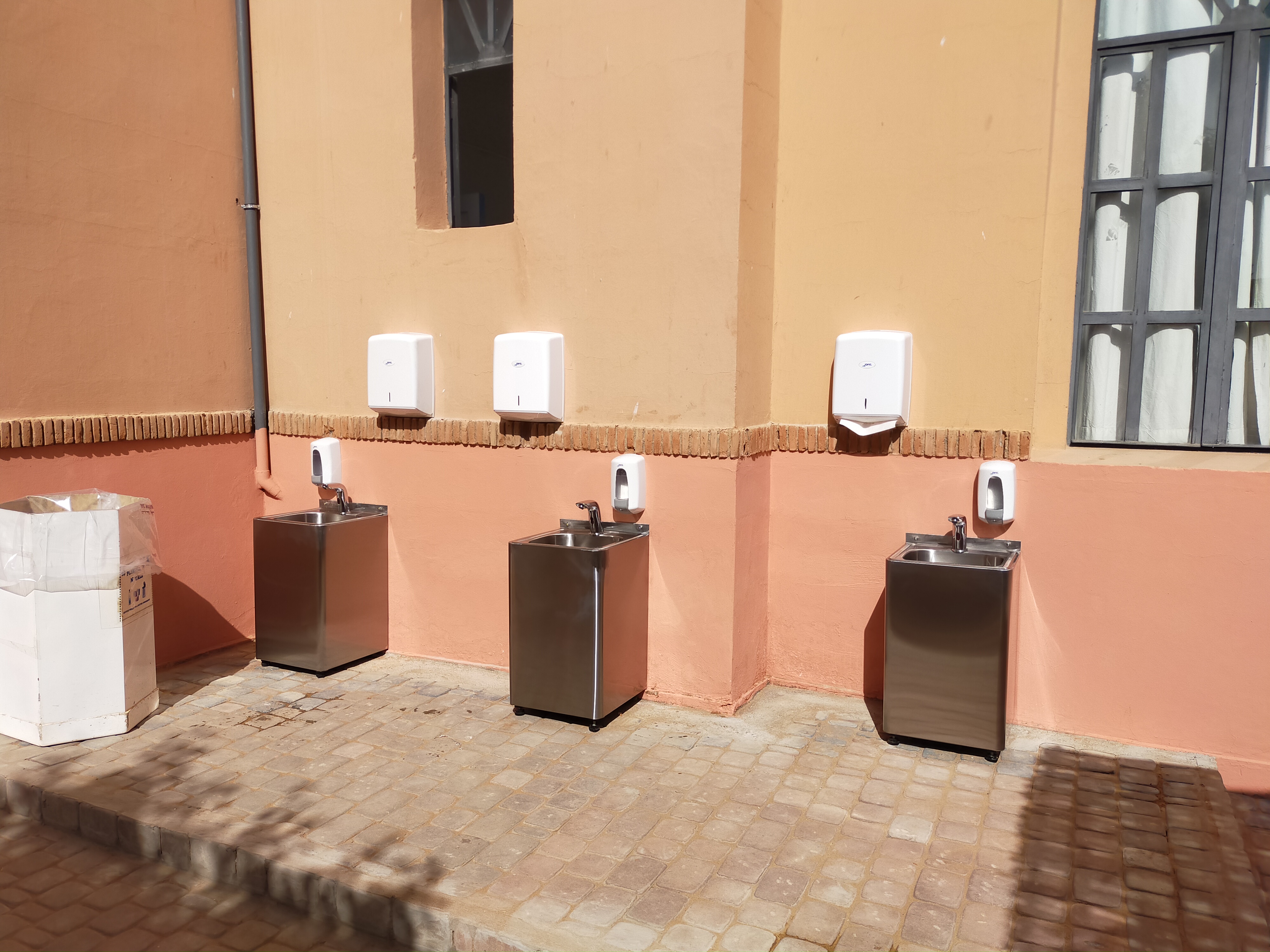 Borne lave main infrarouge